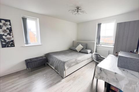 2 bedroom flat for sale, Skylark Avenue, Peacehaven