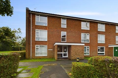 1 bedroom flat for sale, Holmbury Grove, Croydon