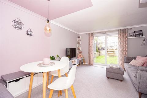 2 bedroom terraced house for sale, Wheatfield Court, Hare Way, St. Leonards-On-Sea