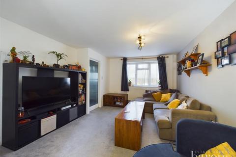 34 Mathias Walk, Basingstoke, RG22 4EQ