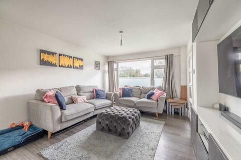 3 bedroom end of terrace house for sale, Norelands Drive, Burnham SL1