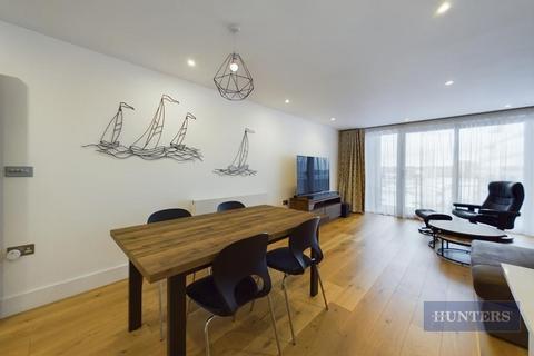 3 bedroom apartment for sale, Maritime Walk, Ocean Village, Southampton