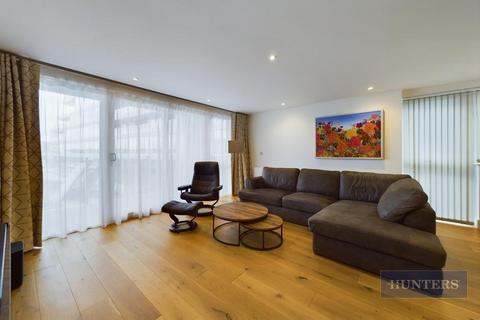 3 bedroom apartment for sale, Maritime Walk, Ocean Village, Southampton