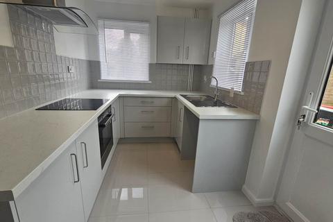 2 bedroom semi-detached house to rent, Lundholme, Milton Keynes MK13