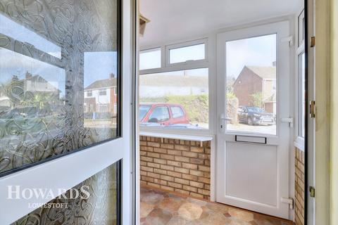 3 bedroom semi-detached house for sale, Lakeside Rise, Lowestoft