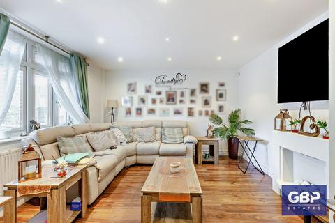 11 Whitchurch Road, Romford, RM3 9EX