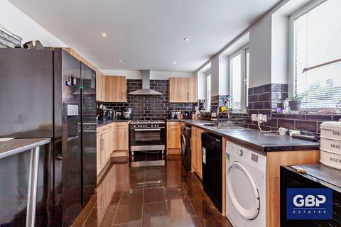 11 Whitchurch Road, Romford, RM3 9EX