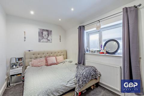 11 Whitchurch Road, Romford, RM3 9EX