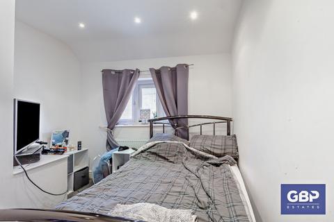 11 Whitchurch Road, Romford, RM3 9EX
