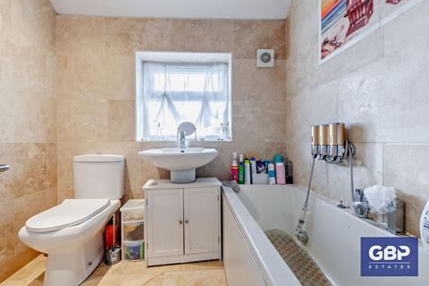 11 Whitchurch Road, Romford, RM3 9EX