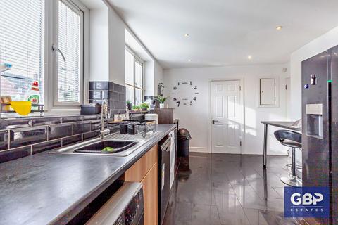 11 Whitchurch Road, Romford, RM3 9EX