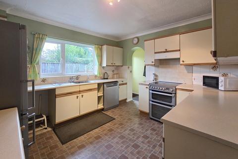 2 bedroom detached bungalow for sale, St Marks Road, Pennington, Lymington SO41