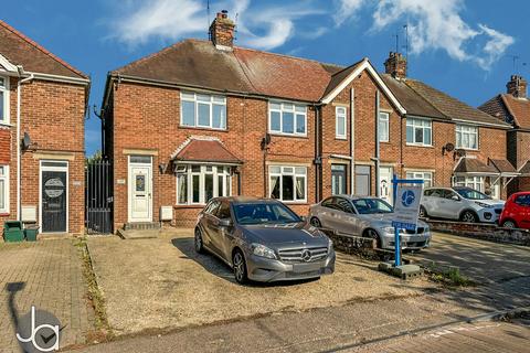 3 bedroom end of terrace house for sale, Cowdray Avenue, Colchester