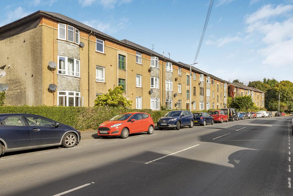 Dorchester Avenue, Glasgow G12 3 bed flat for sale £120,000