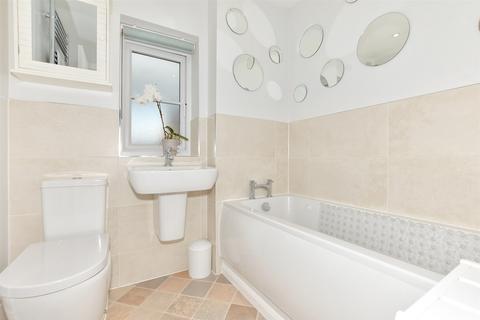 15 Barn Owl Way, Whitfield, Dover, CT16 3FW