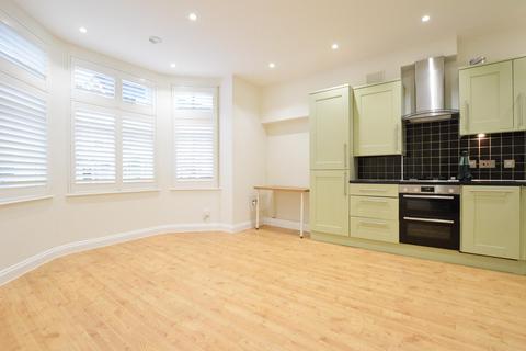 2 bedroom flat to rent, Dane House