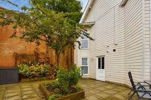 1 bedroom apartment to rent, High Street, Dover