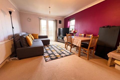 2 bedroom flat for sale, Piper Way, Ilford