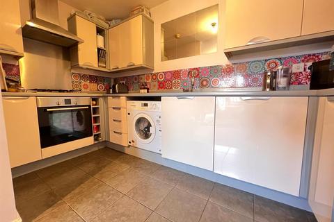 Flat 42, De Havilland Square Piper Way, Ilford, IG1 4DE