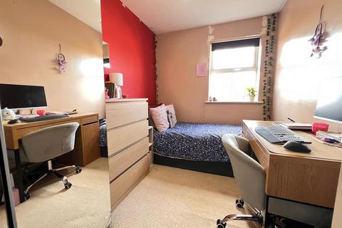 Flat 42, De Havilland Square Piper Way, Ilford, IG1 4DE