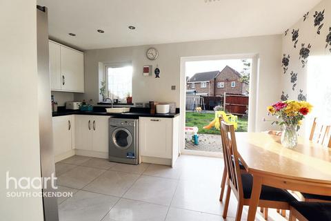 48 Chelmer Drive, South Ockendon, RM15 6EE