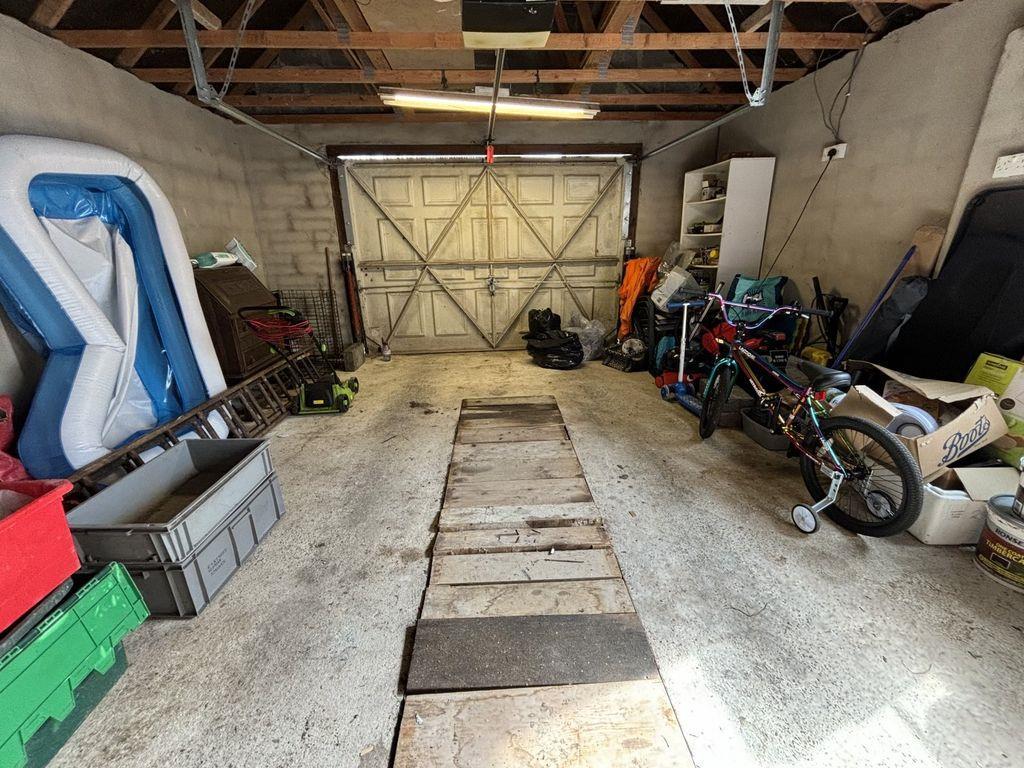 Garage 2.jpg