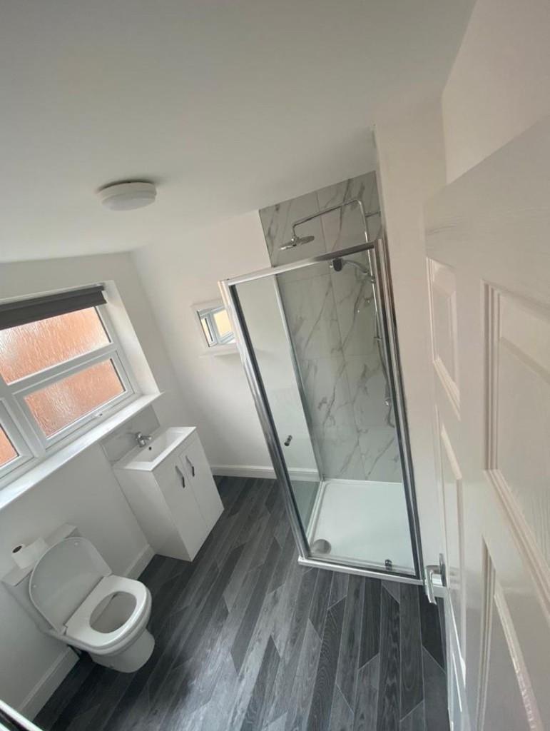 Main bathroom