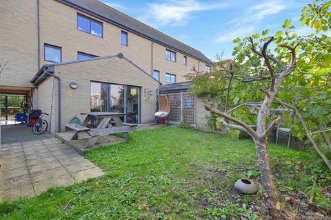 4 bedroom end of terrace house to rent, Cedar Road, Cambridge CB2