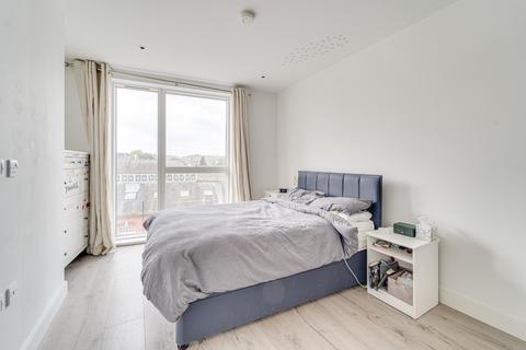 1 bedroom apartment for sale, Smithfield Square, High Street N8