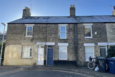 2 bedroom terraced house to rent, Hooper Street, Cambridge CB1