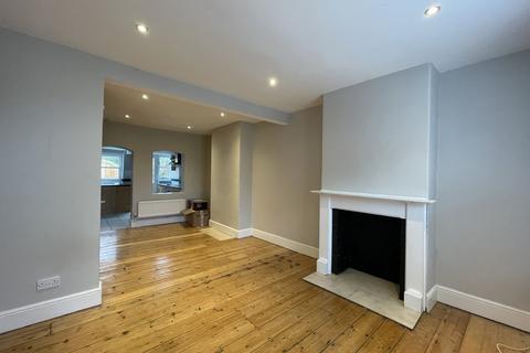 2 bedroom terraced house to rent, Hooper Street, Cambridge CB1