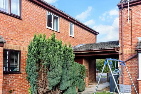 2 bedroom end of terrace house for sale, Leyland View, Wellingborough NN8