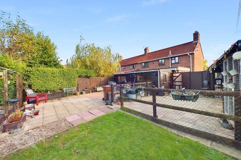 3 bedroom semi-detached house for sale, Reeve Close, Scole, Diss