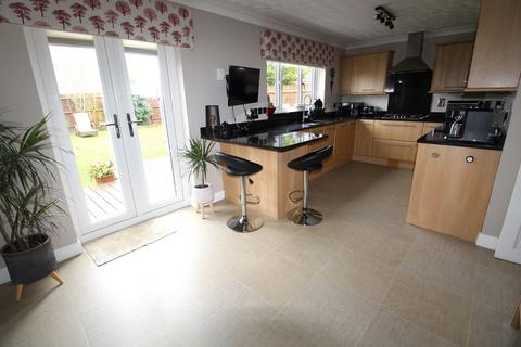 5 bedroom detached house for sale, Bickerdikes Gardens, Sandy