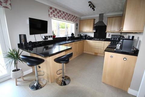 5 bedroom detached house for sale, Bickerdikes Gardens, Sandy