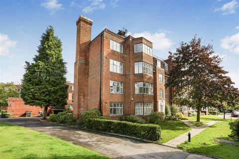 3 bedroom apartment for sale, Highlands Heath, Portsmouth Road, London