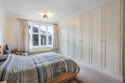 3 bedroom apartment for sale, Highlands Heath, Portsmouth Road, London