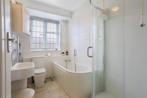 3 bedroom apartment for sale, Highlands Heath, Portsmouth Road, London