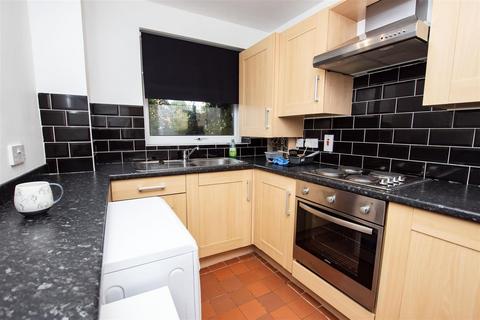 2 bedroom flat to rent, Seymour Close, Birmingham B29