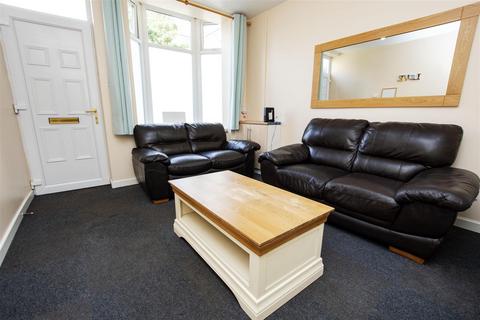 2 bedroom house to rent, Grange Road, Birmingham B29