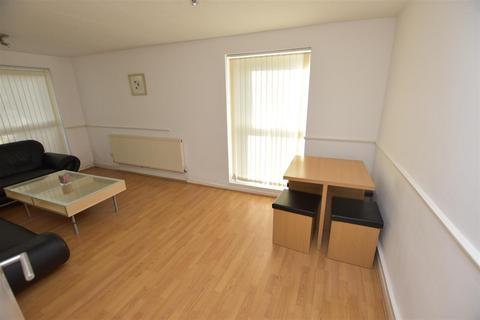 2 bedroom flat to rent, Seymour Close, Birmingham B29