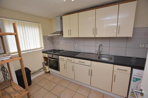 2 bedroom flat to rent, Seymour Close, Birmingham B29