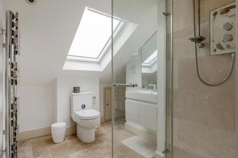 2 Alton Road, Richmond, TW9 1UJ