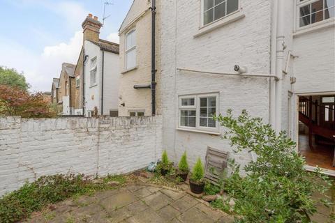 2 Alton Road, Richmond, TW9 1UJ