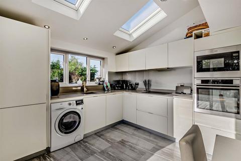 6 Button Lane, Bearsted, Maidstone, ME15 8NJ