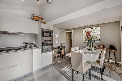 6 Button Lane, Bearsted, Maidstone, ME15 8NJ
