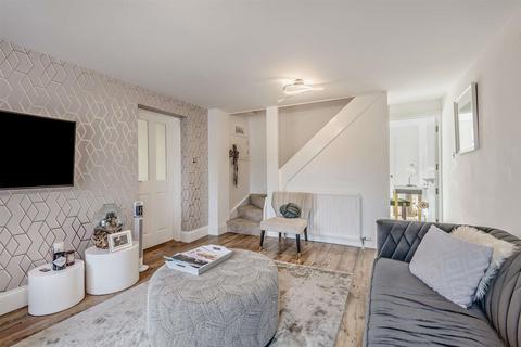 6 Button Lane, Bearsted, Maidstone, ME15 8NJ