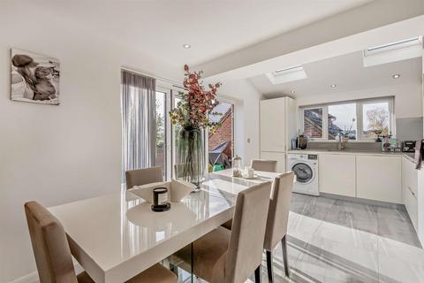 6 Button Lane, Bearsted, Maidstone, ME15 8NJ