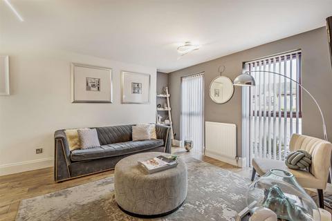 6 Button Lane, Bearsted, Maidstone, ME15 8NJ