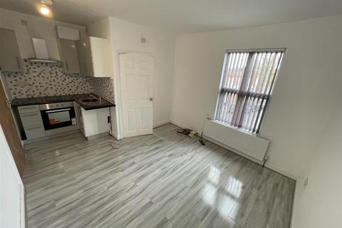 3 bedroom house to rent, Katie Road, Birmingham B29